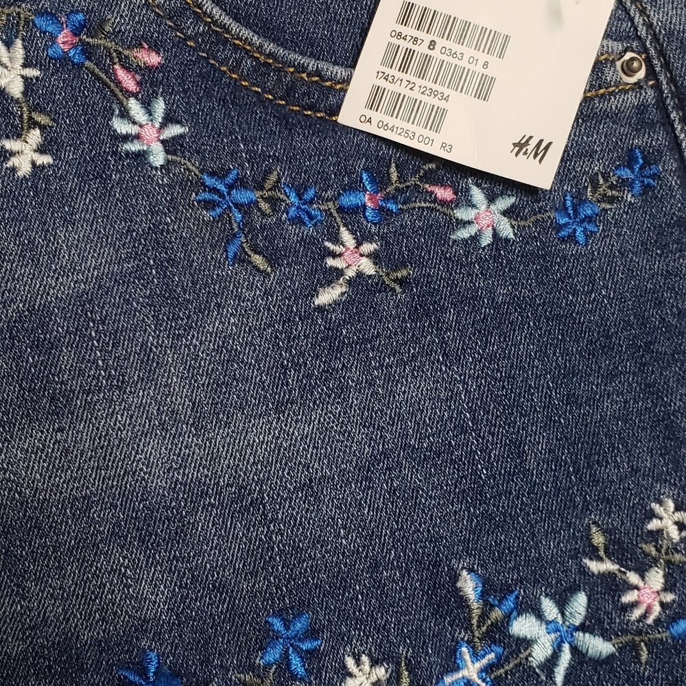 H&M Floral Embroidered Denim Short Size 4